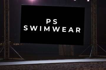 Summerlan se baña en Las Canteras (Foto José Manuel García)